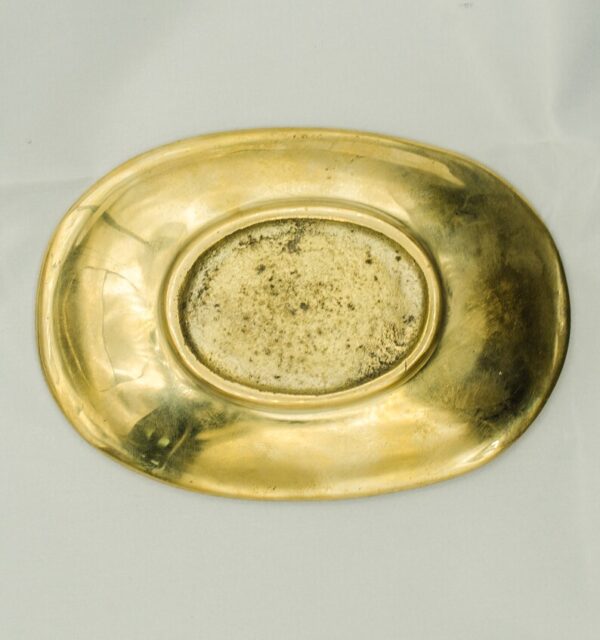 Handcasted solid brass soap dish with fine details - Image 3