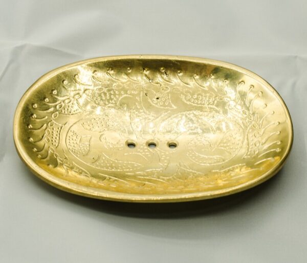 Handcasted solid brass soap dish with fine details - Image 6