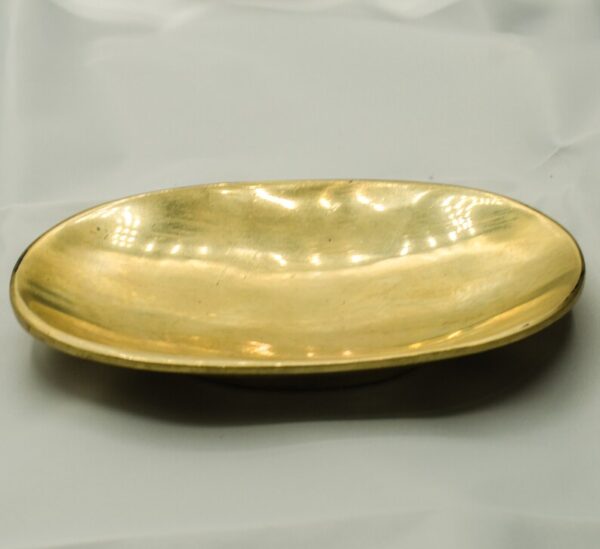 Handcasted solid brass soap dish with fine details - Image 8