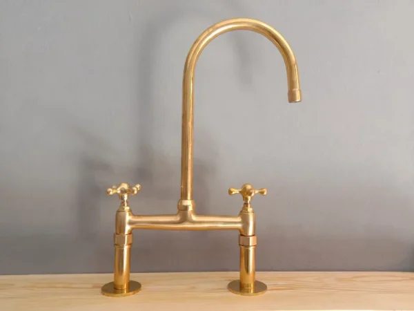 Bathroom vanity bridge faucet in unlacquered brass, elegant and timeless - Image 5